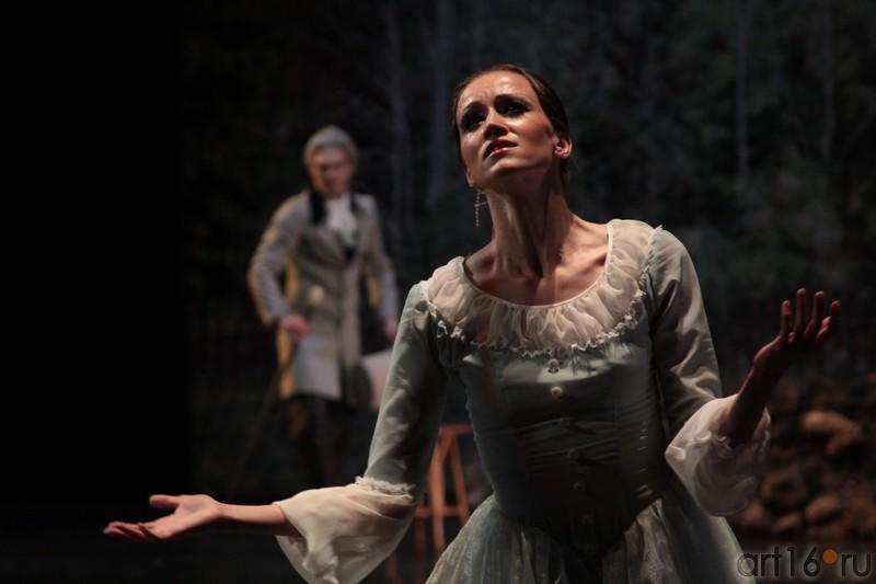 ::Дама с камелиями