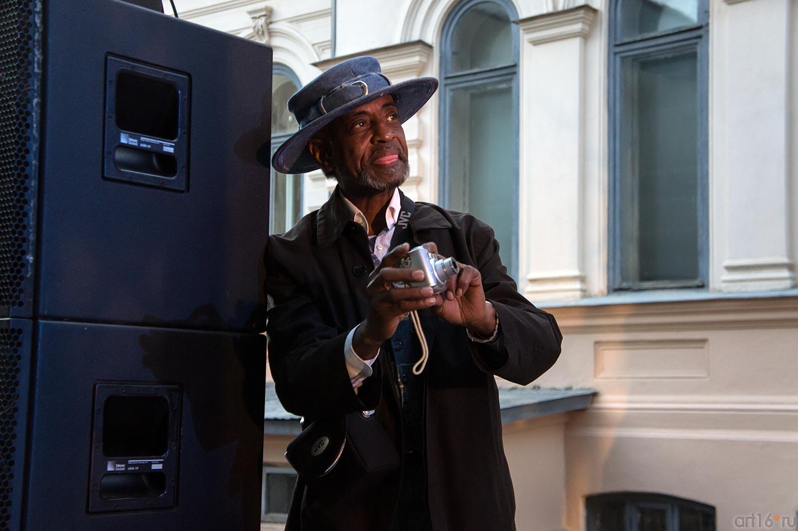 ::фотовыставка «Жизнь без дублей»