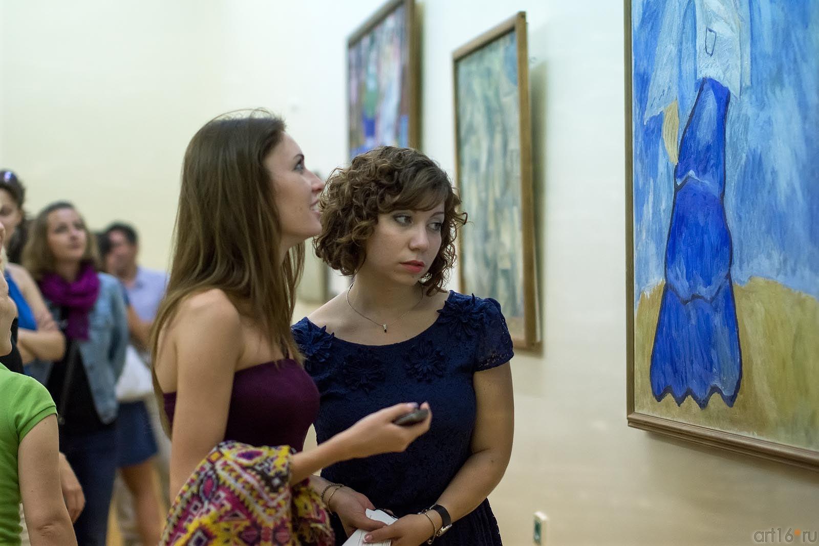 На выставке ʺРусский авангард из коллекции ГМИИ РТʺ.  Джаз в усадьбе Сандецкого, 15 августа 2013::Визбор V.S. Хутас (Москва). 15 августа 2013г.