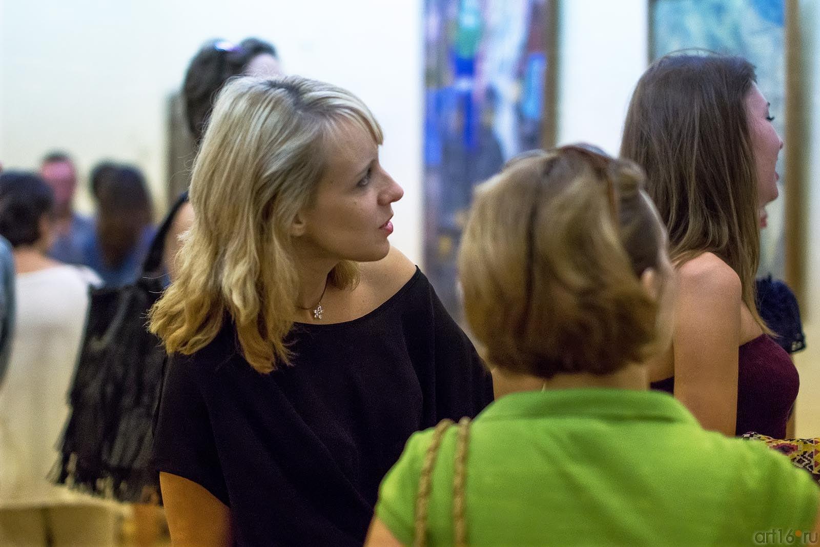 На выставке ʺРусский авангард из коллекции ГМИИ РТʺ.  Джаз в усадьбе Сандецкого, 15 августа 2013::Визбор V.S. Хутас (Москва). 15 августа 2013г.