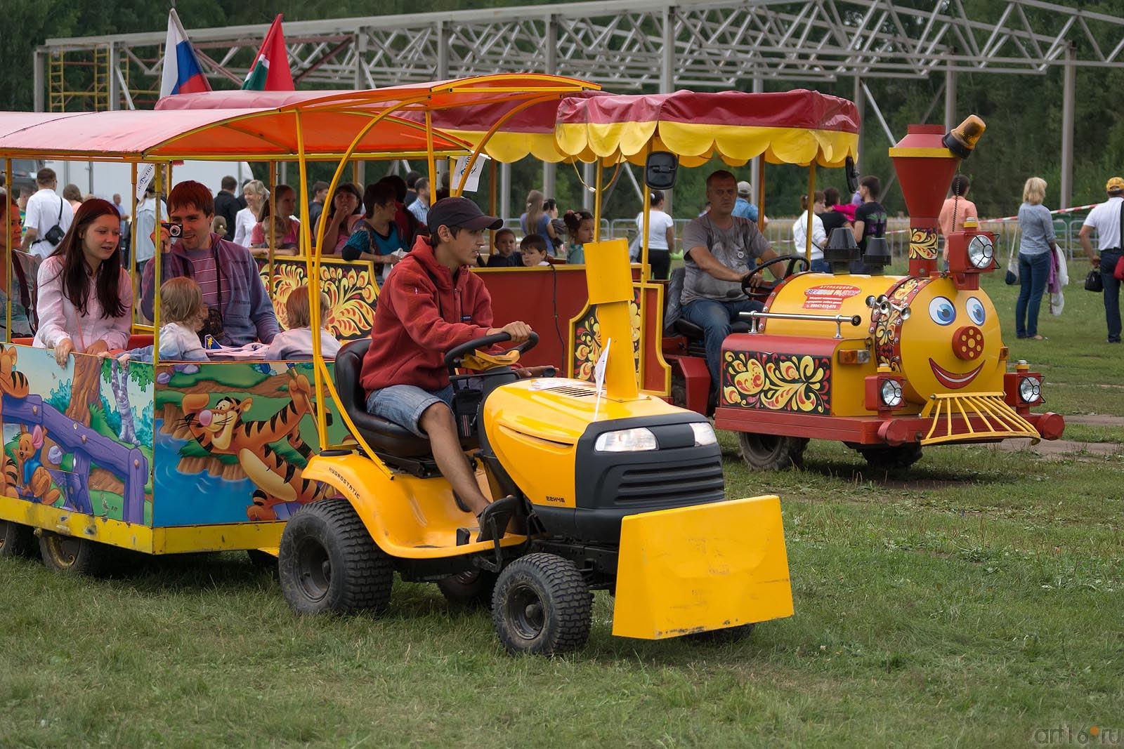 Детские аттракционы.  День авиации. Куркачи. 17.08.2013::День авиации, Куркачи 2013