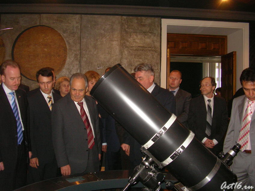 У интерактивного телескопа::Открытие музея