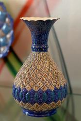 Декоративная ваза с орнаментом