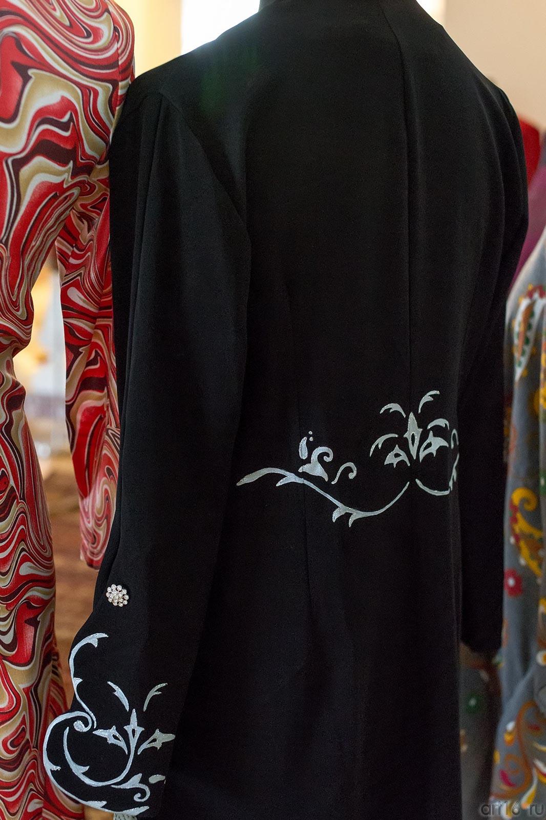 Одежда (Иран)::Выставка «Неделя дружбы женщин Ирана и Татарстана»