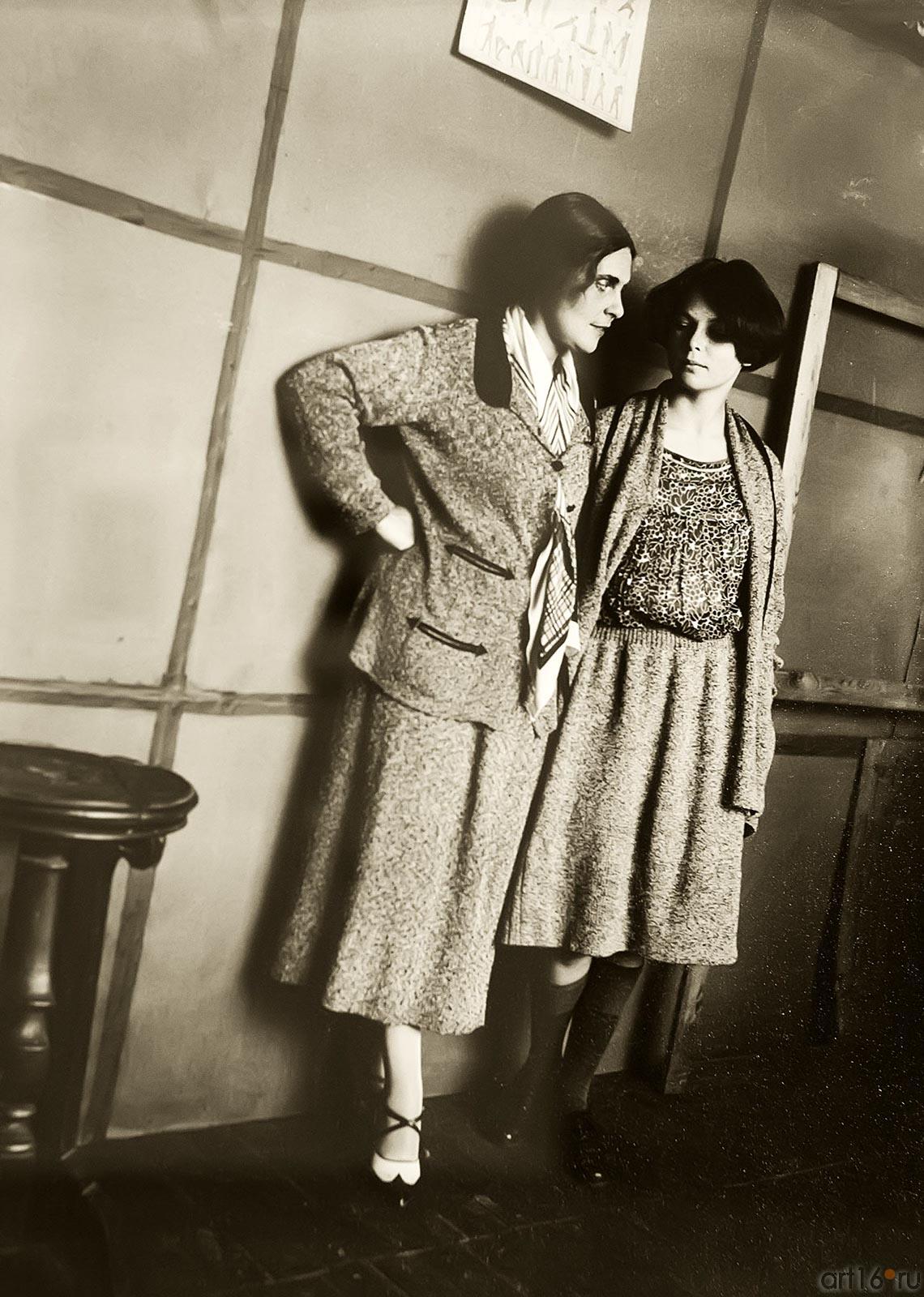 Александр Родченко. Лиля Брик и Луэлла Краснощекова 1924::Круг Родченко. СТИЛЬНЫЕ ЛЮДИ