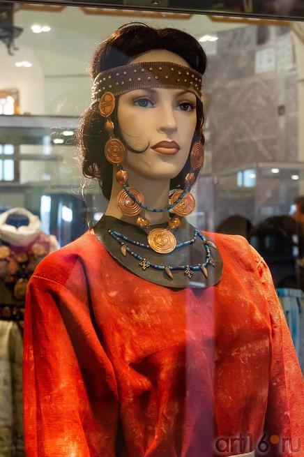Реконструкция женского костюма эпохи бронзы. Автор р. Е.В.Куприянова::Аркаим