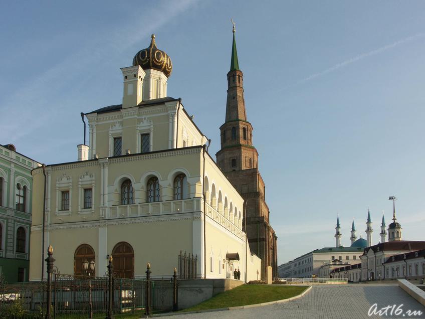 Дворцовая (Введенская) церковь и башня Сююмбике::Прогулки по Кремлю
