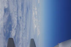 Облака из иллюминатора самолета