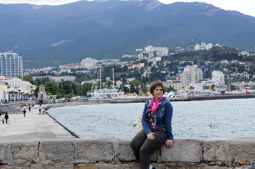 Елена Сунгатова на ялтиской набережной::Ялта
