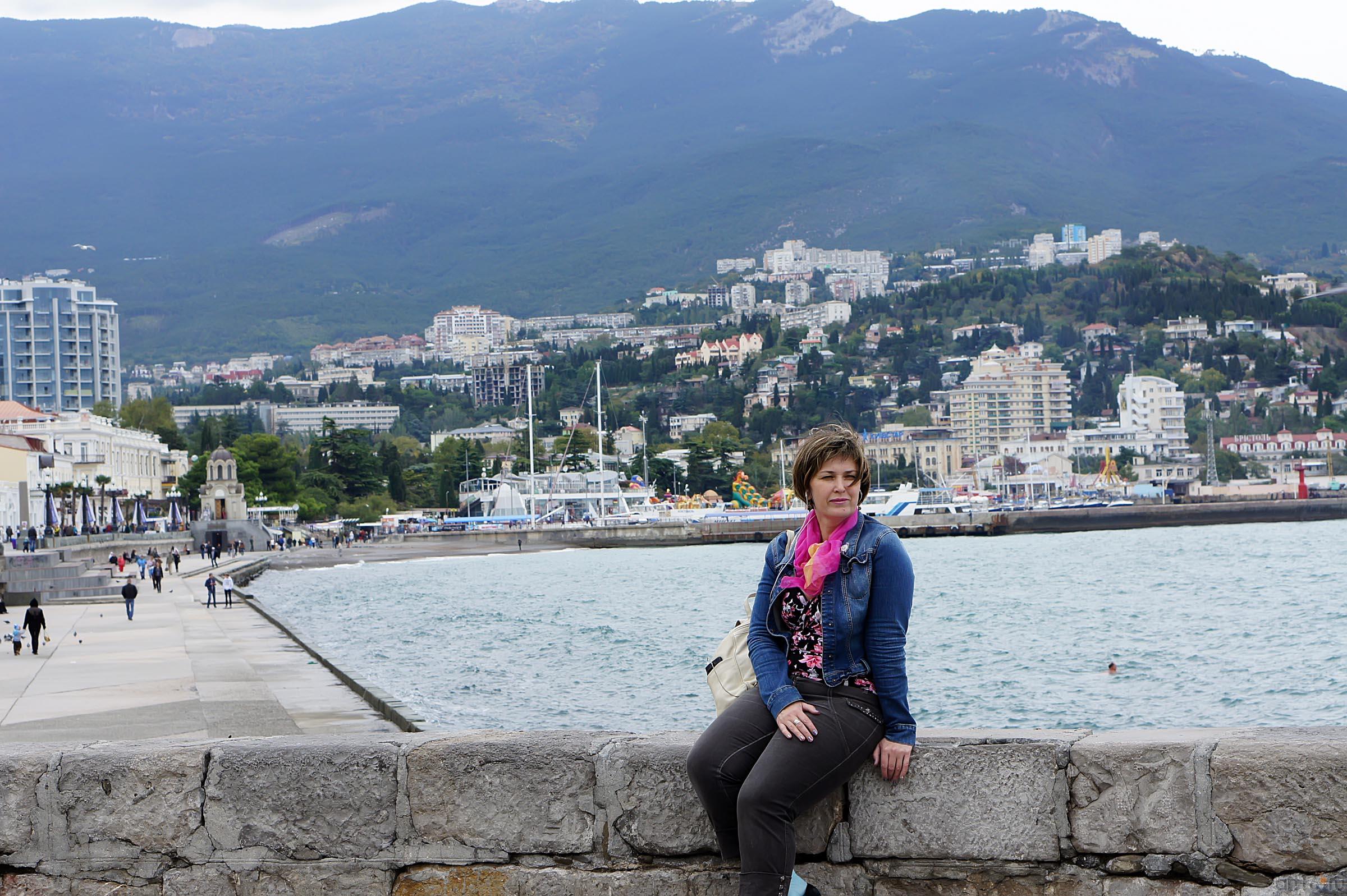Елена Сунгатова на ялтиской набережной::Ялта