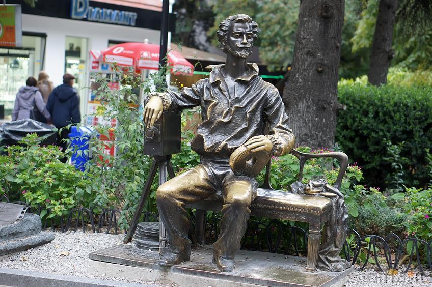 Памятник Александру Ханжонкову в Ялте::Ялта