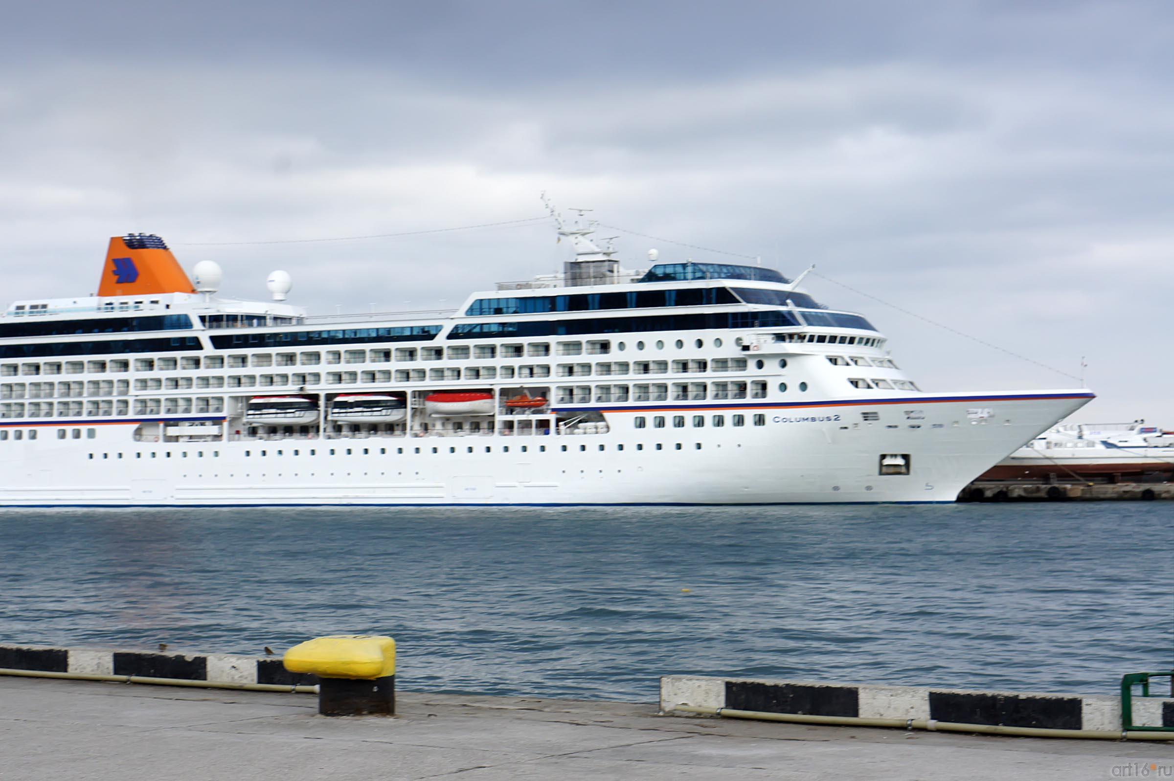 В Ялте. Море. Корабли::Ялта