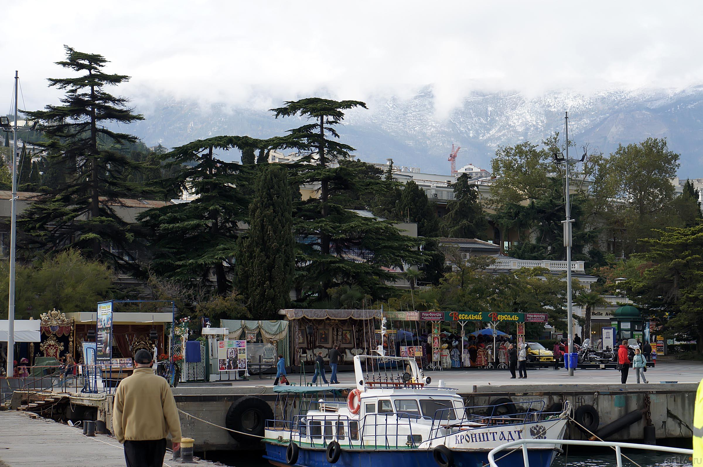 Морской причал. Ялта::Ялта
