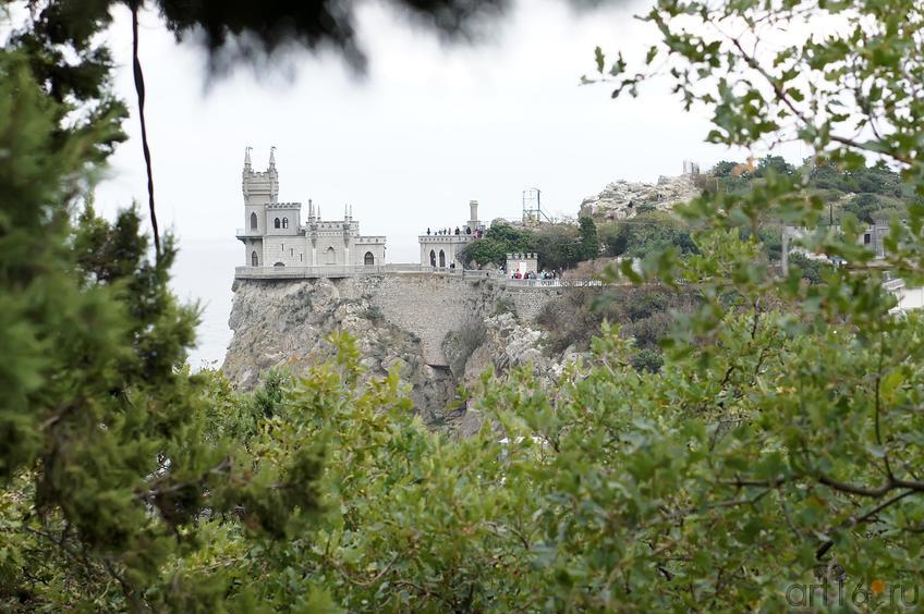 Ласточкино гнездо. Вид с лестницы::Ласточкино гнездо