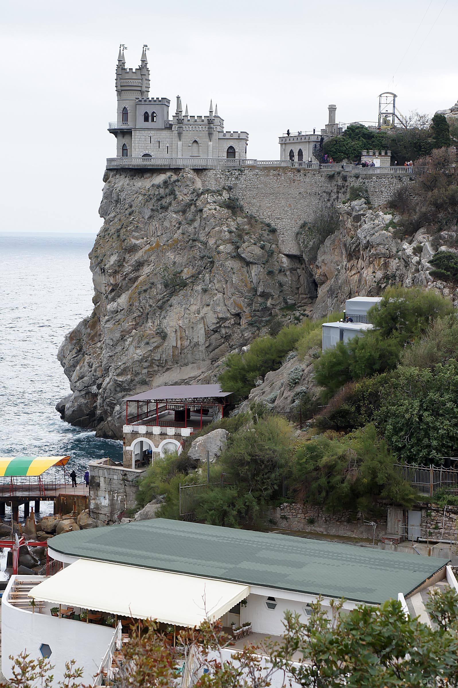 Ласточкино гнездо. Вид со смотровой прлощадки::Ласточкино гнездо