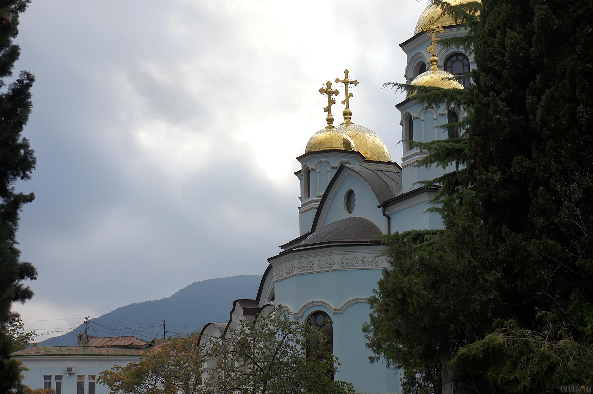  Церковь Успения Божьей Матери в Гурзуфе (Успения Пресвятой Богородицы)::Гурзуф