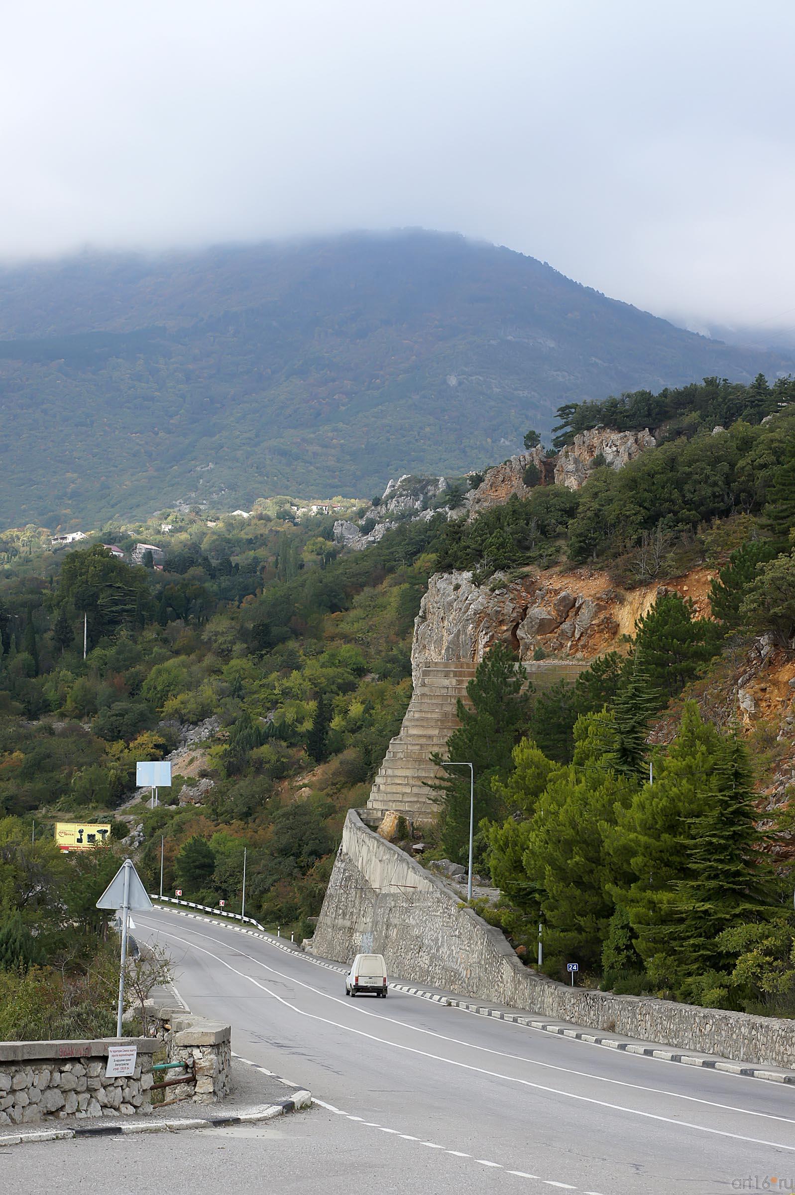 Южнобережное шоссе. Крым::Кореиз. Мисхор