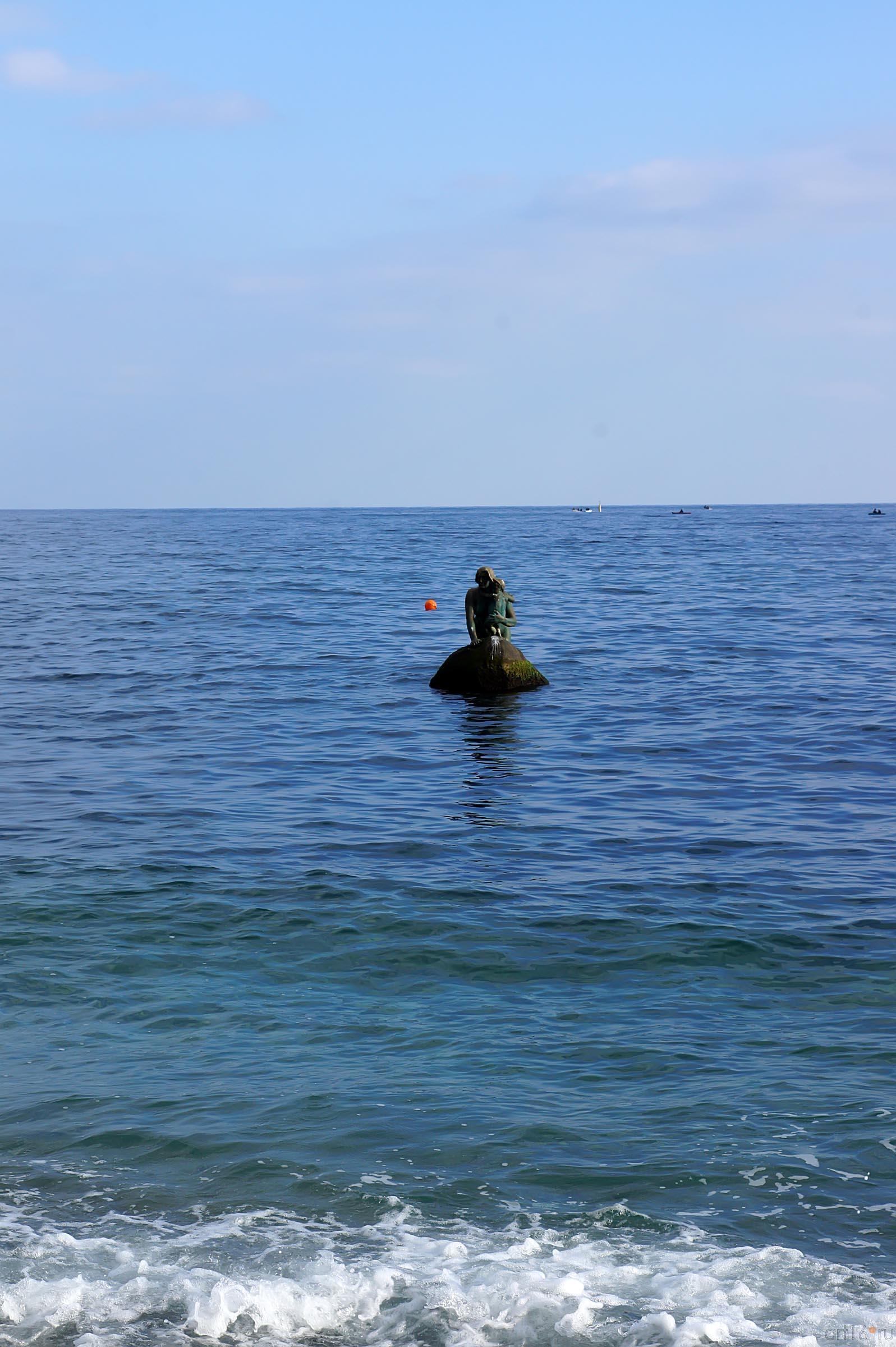 Русалка с ребенком::Кореиз. Мисхор