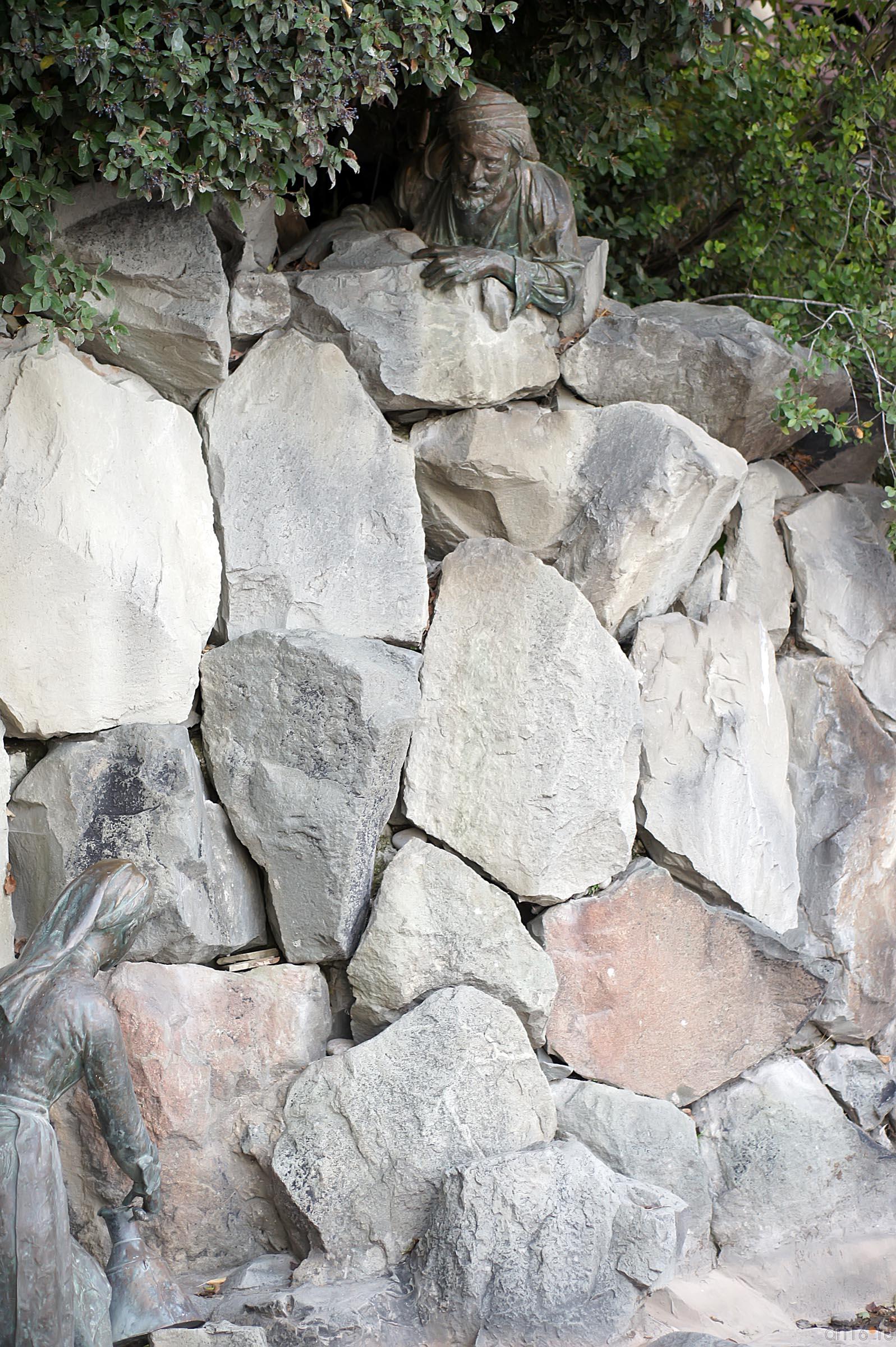 Разбройник Али-Баба (фрагмент фонтана в Мисхоре)::Кореиз. Мисхор