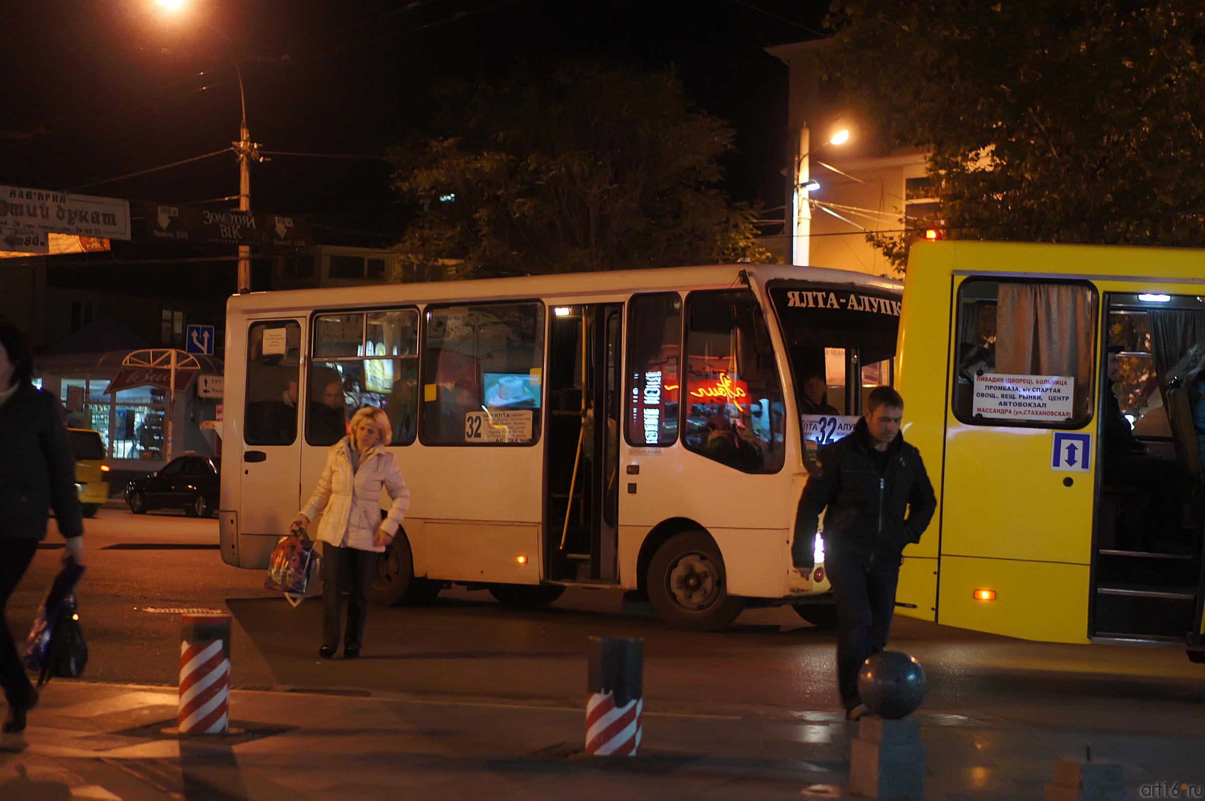 Ночные улицы Ялты::Ялта