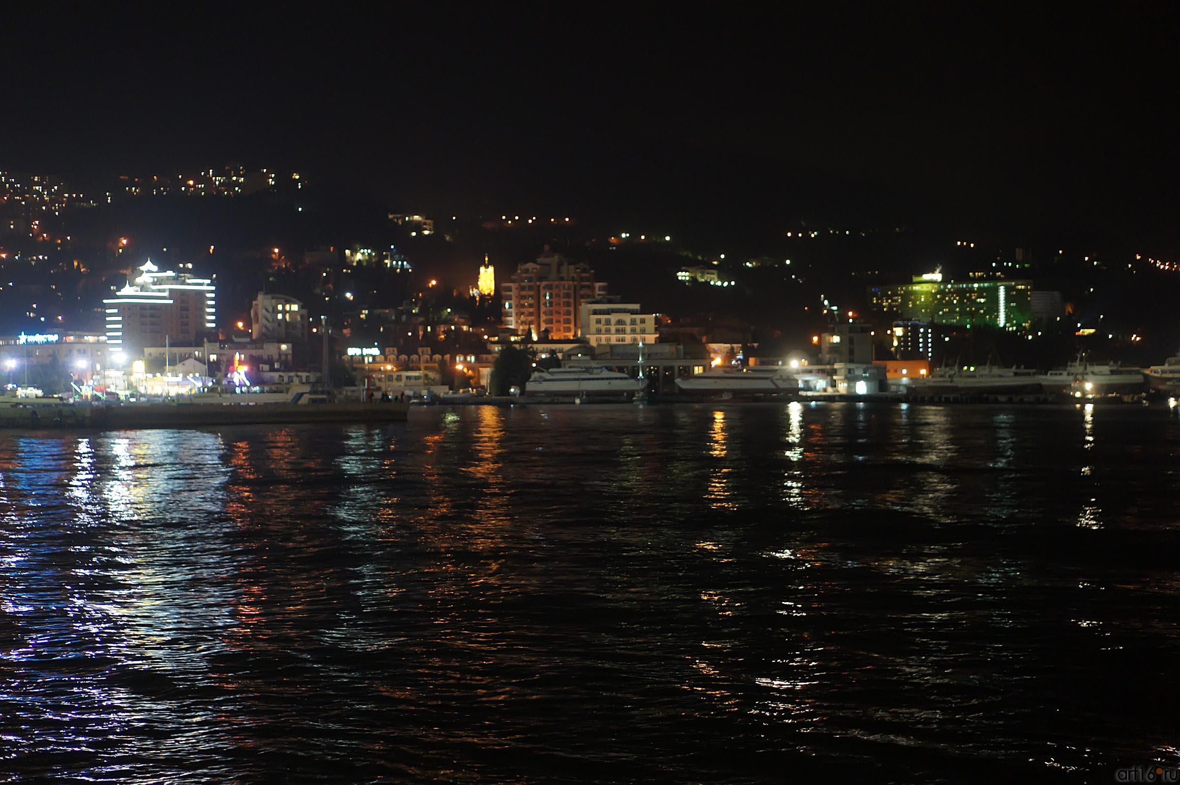 Ночь. Море. Ялта::Ялта