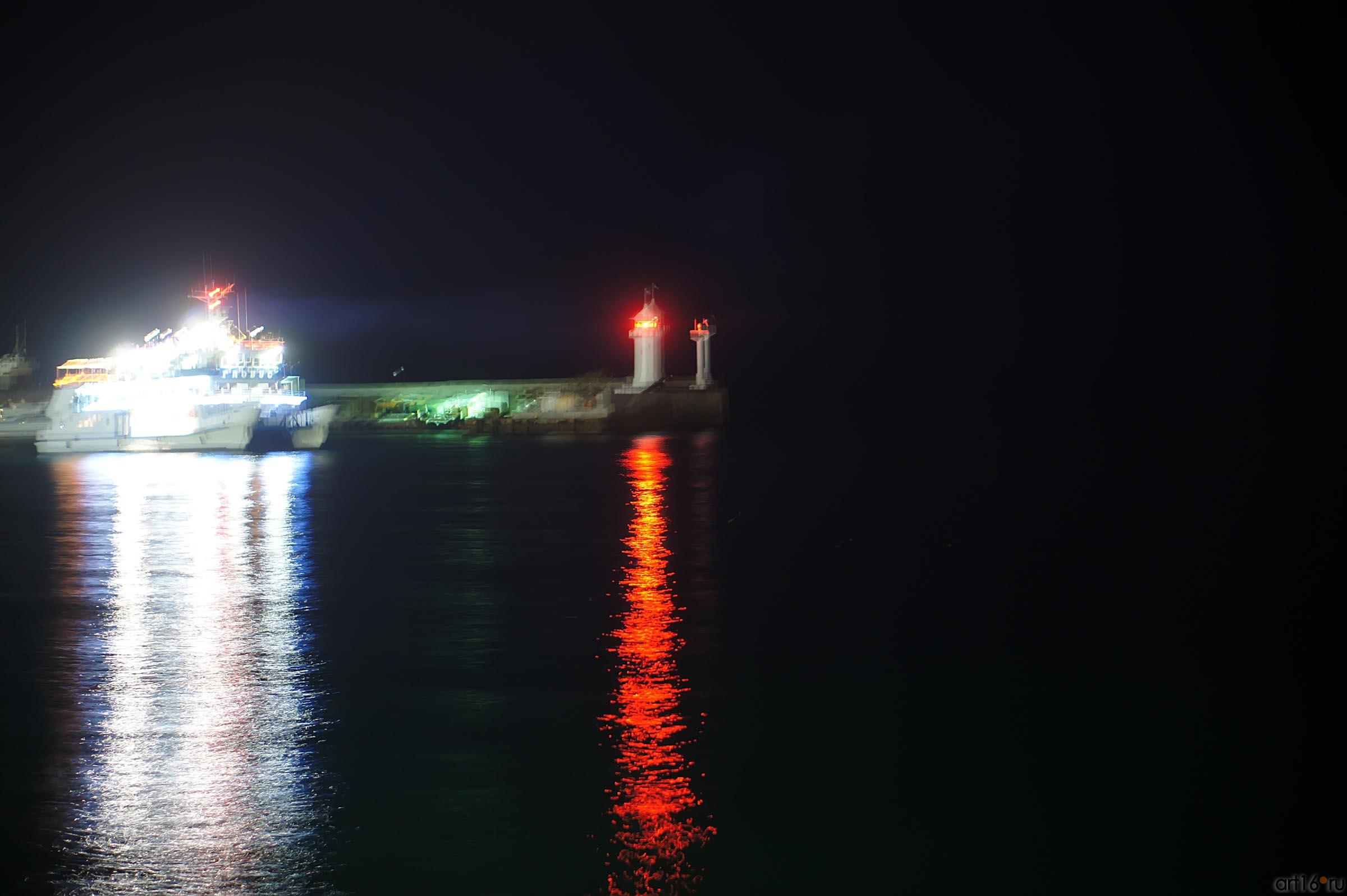 Ночь. Море. Ялта::Ялта