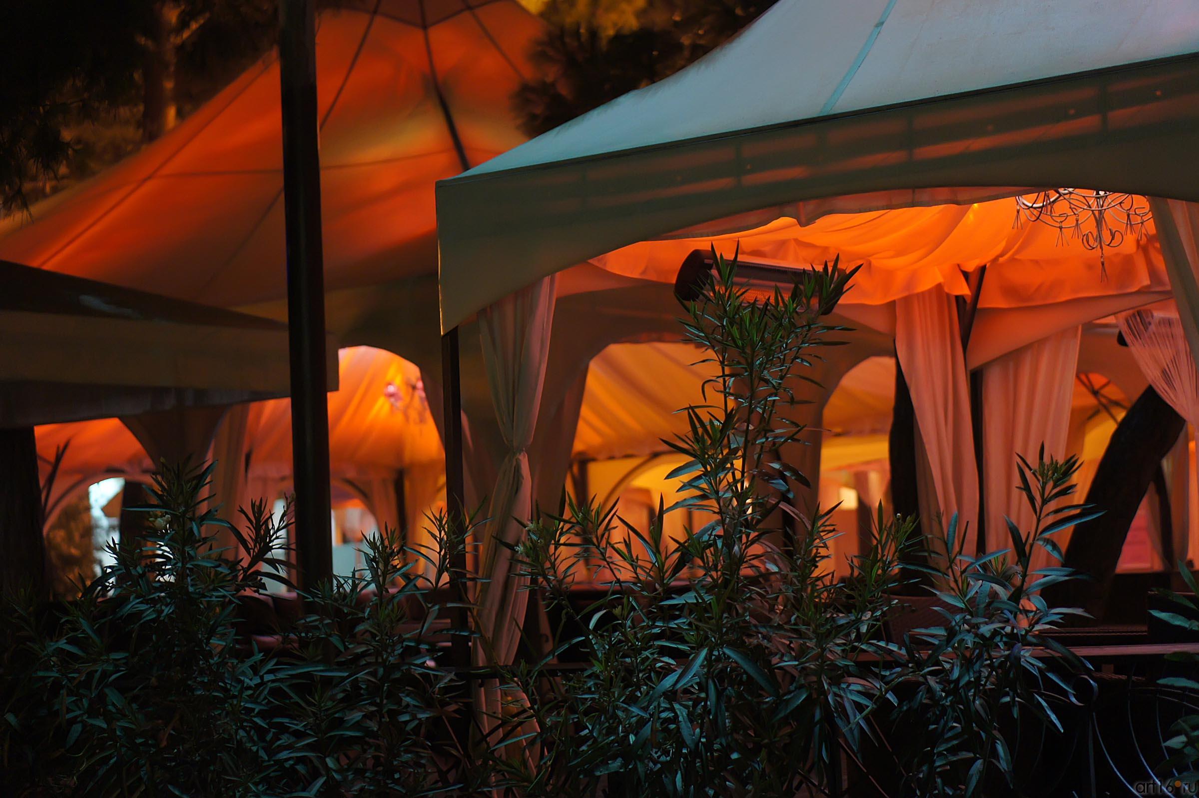 Вечер на набережной. Ялта::Ялта