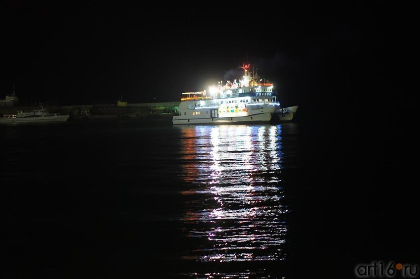 Вечер на набережной. Ялта. Море::Ялта