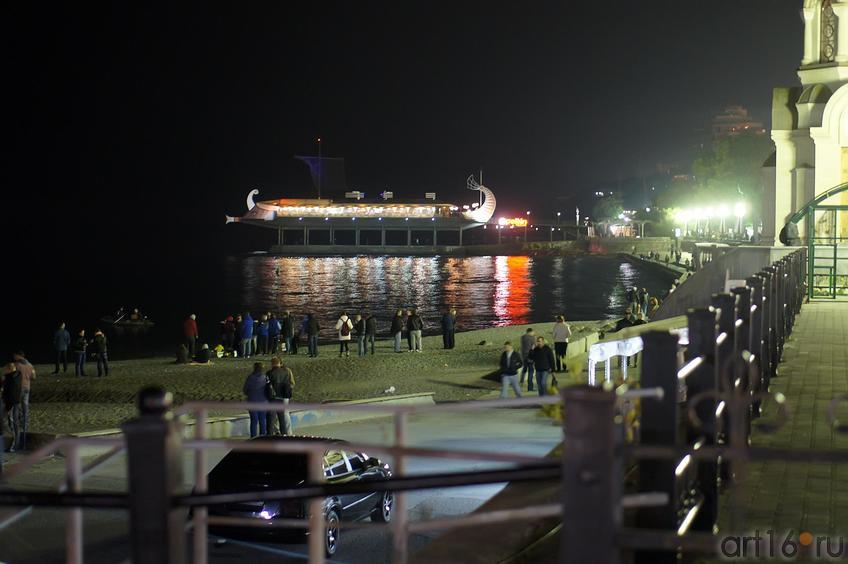 На набережной Ялты. Вечер::Ялта