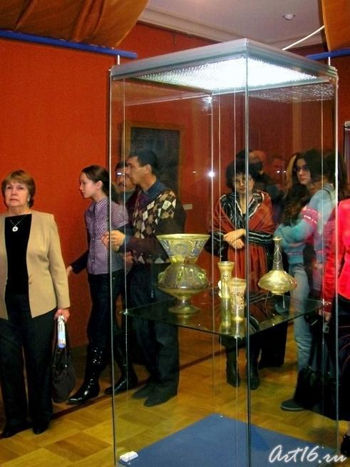 Посетители выставки::От Китая до Европы. Искусство исламского мира