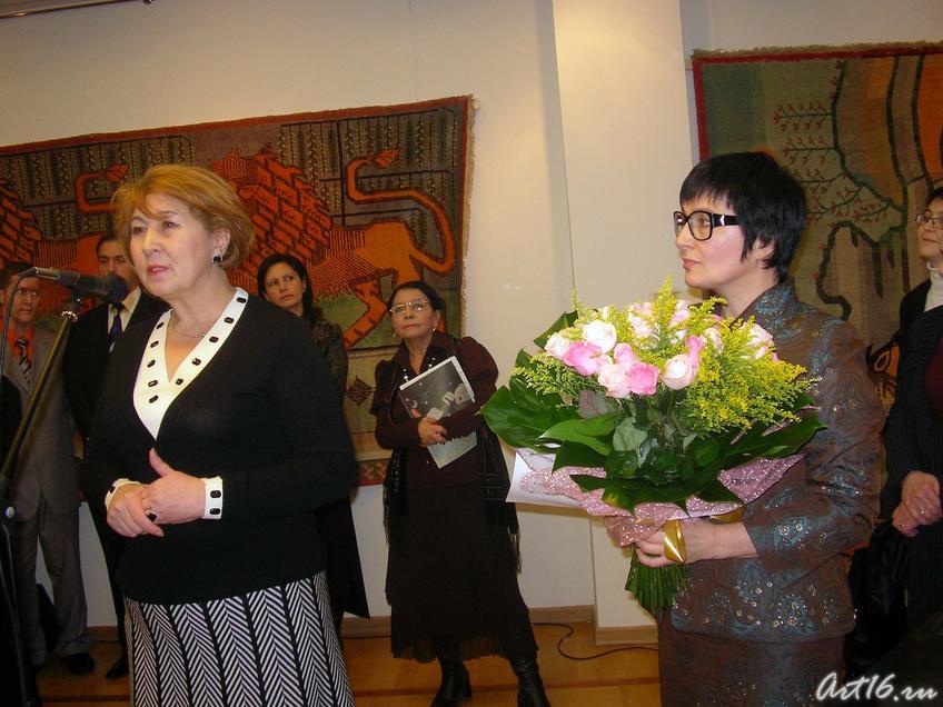 Зиля Валеева и Розалия Нургалеева::«Изобразительные ковры и каламкары мусульманского Востока»