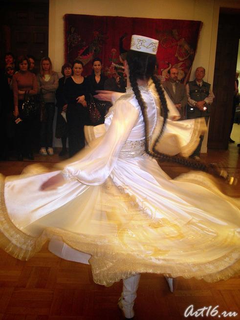 Народный танец::«Изобразительные ковры и каламкары мусульманского Востока»