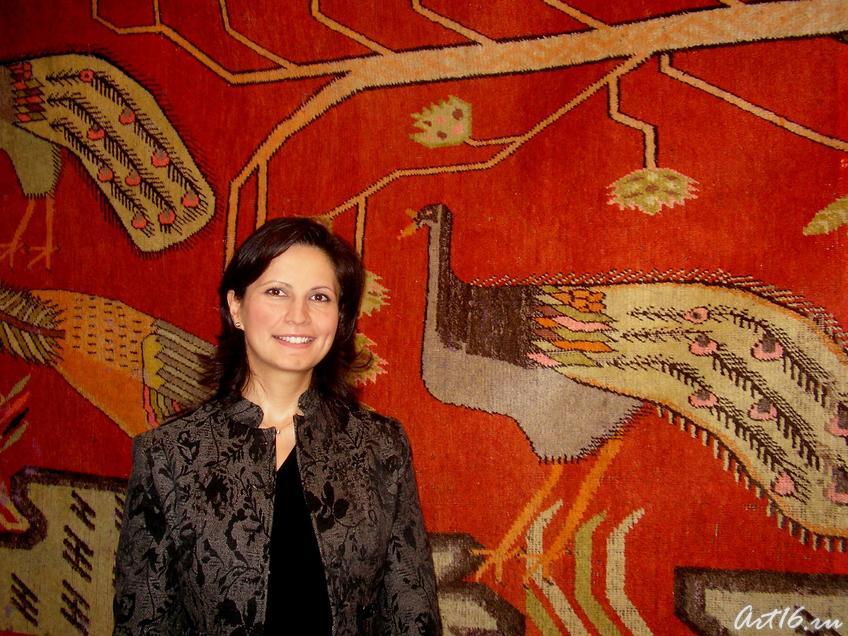 Супруга Генерального консула Республики Турция в Татарстане::«Изобразительные ковры и каламкары мусульманского Востока»