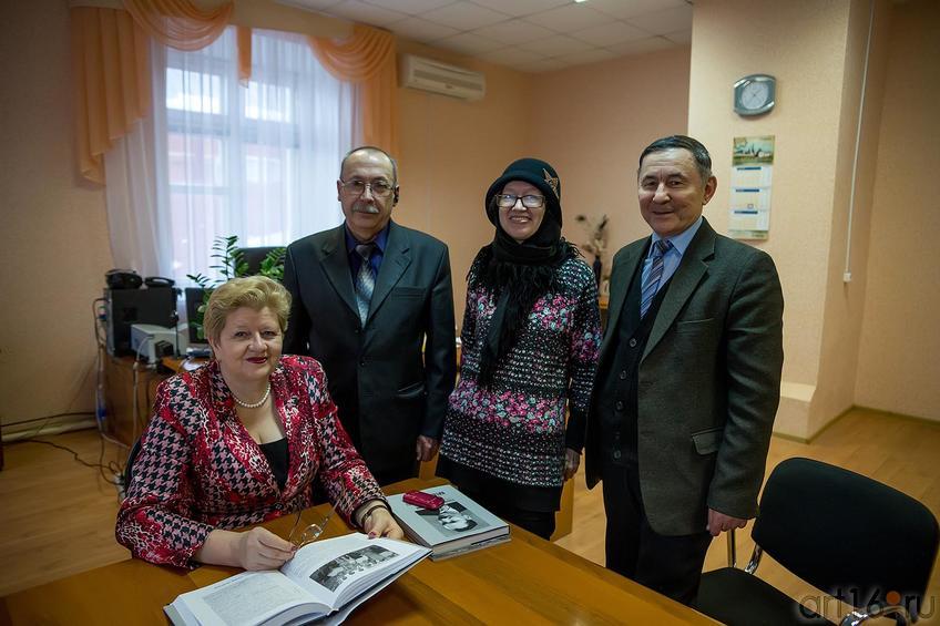 В кабинете Мифтахутдиновой Н.Р., Арск, декабрь 2013::Арск. Тухватуллин, Ахунова