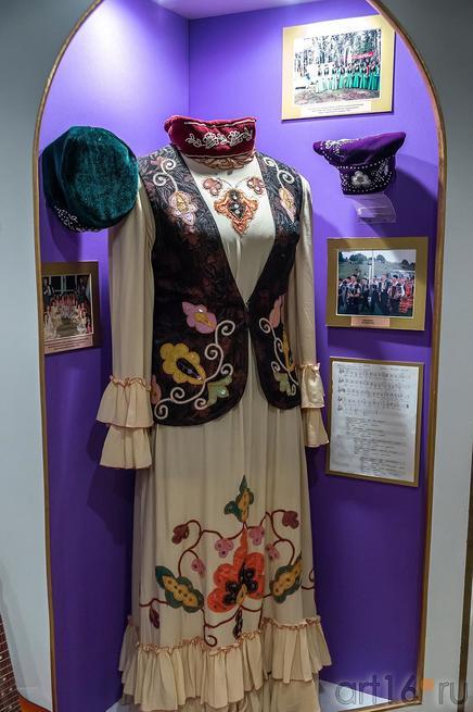 Татарский женский национальный костюм::Арск. Тухватуллин, Ахунова