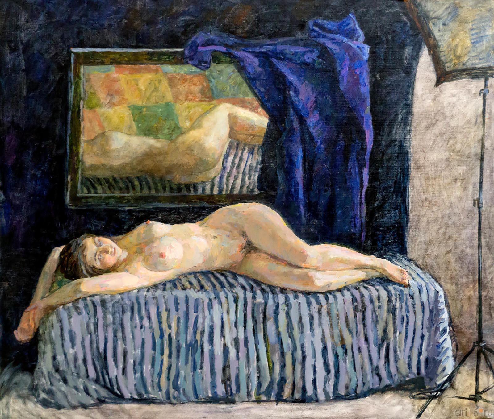 ОБНАЖЕННАЯ НАТУРА В ИНТЕРЬЕРЕ. 2013::МГАХИ им. Сурикова. Выставка произведений преподавателей и учебных работ студентов