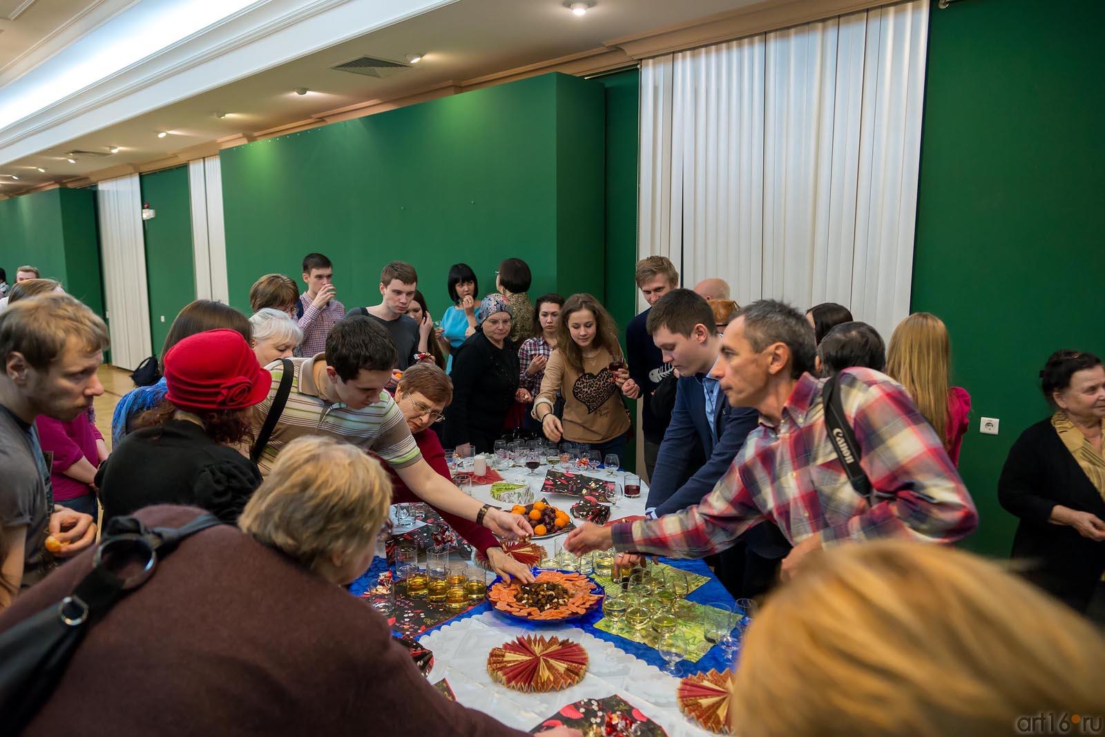 Не пропадать же добру::Открытие выставки «Восток — дело тонкое…»