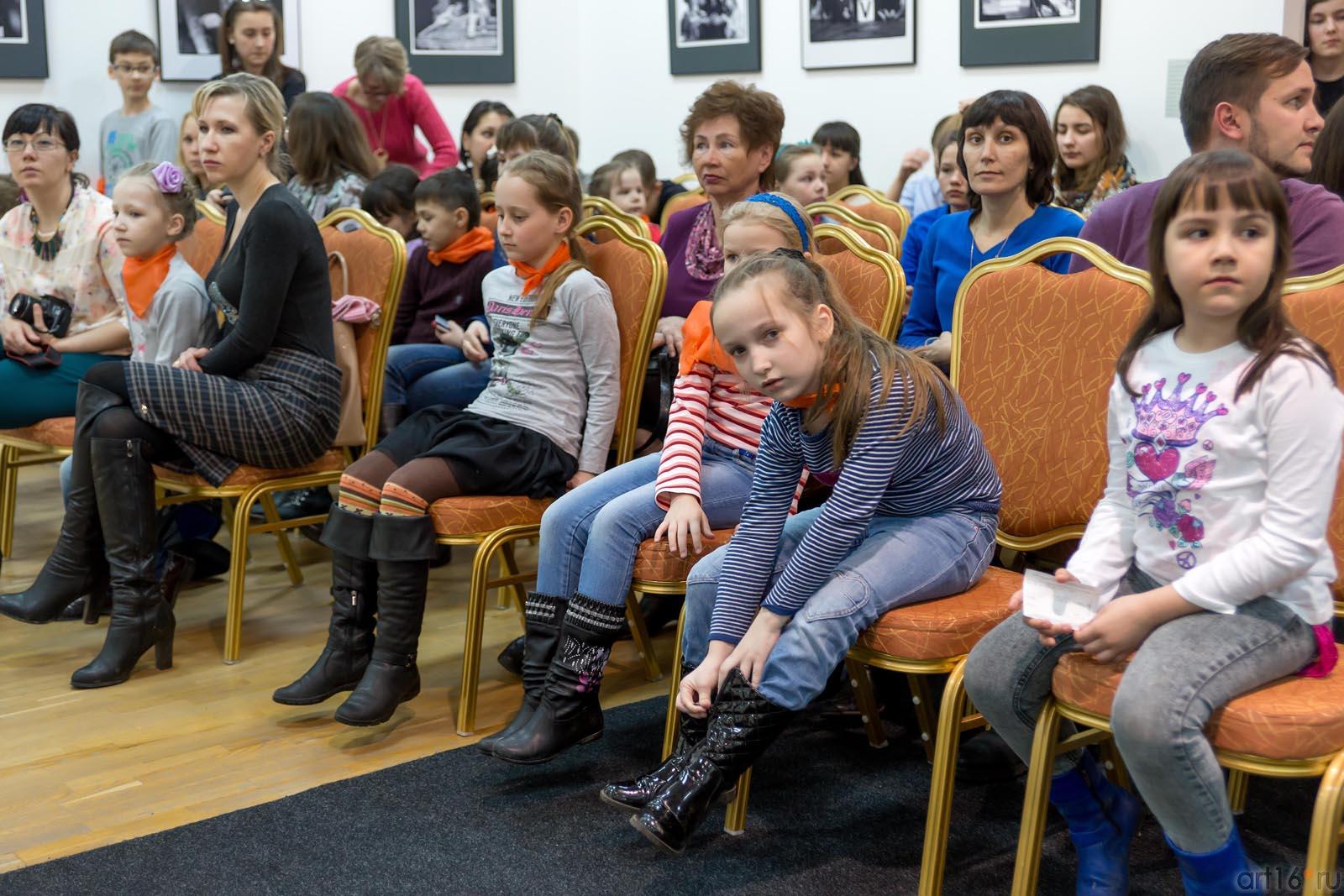 :: Спектакль французских актеров и музыкантов «Le Bal de Mandarine» в «Манеже»