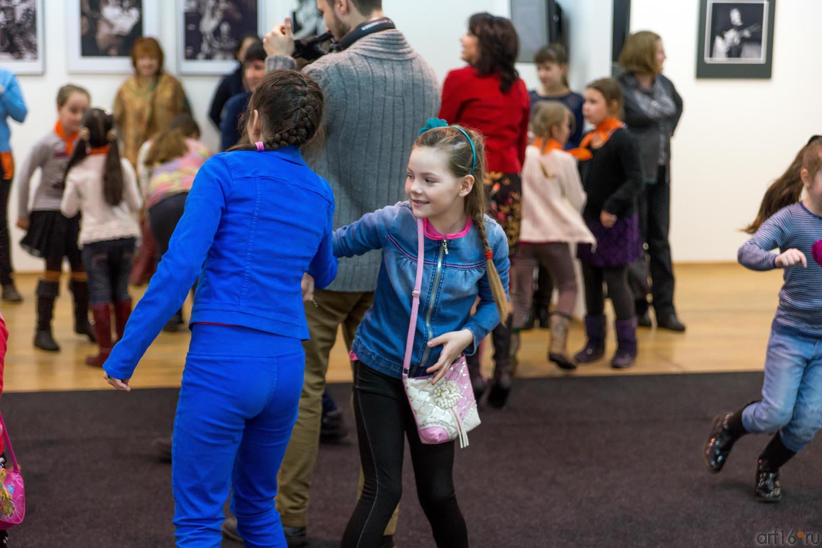 :: Спектакль французских актеров и музыкантов «Le Bal de Mandarine» в «Манеже»