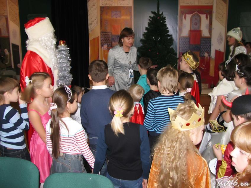 Вот незадача. Ёлка в центре ʺЭрмитаж-Казаньʺ не наряжена!::Эрмитажная Ёлка 2008/2009