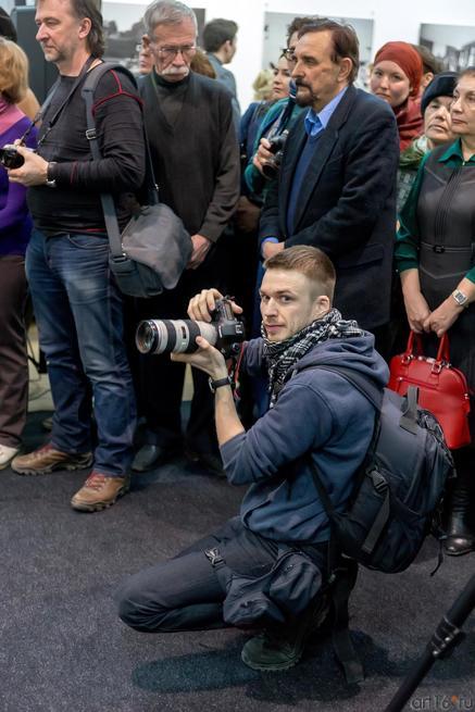 На открытии выставки В.Сычева::«Bonjour, Paris!..» Фотовыставка Владимира Сычева. Парижский период