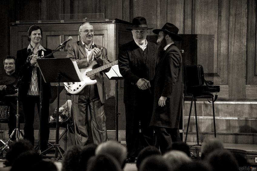 Рукопожатие. Э. Туманский, И.Горелик::Юбилейный концерт ансамбля «Симха» - 25 лет