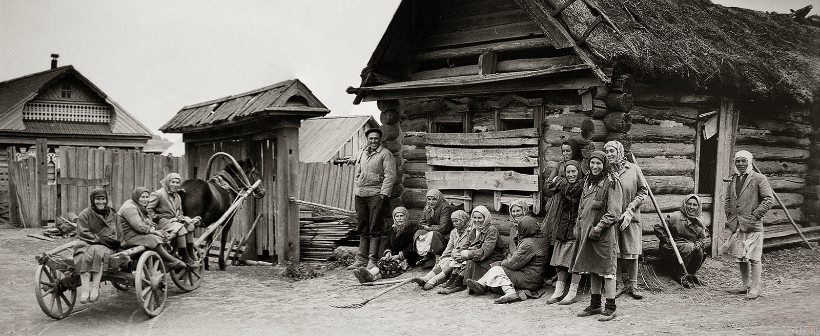 Владимир Зотов. В ДЕРЕВНЕ ШАДКИ. Татарстан. 1967::Владимир Зотов. Фотографии