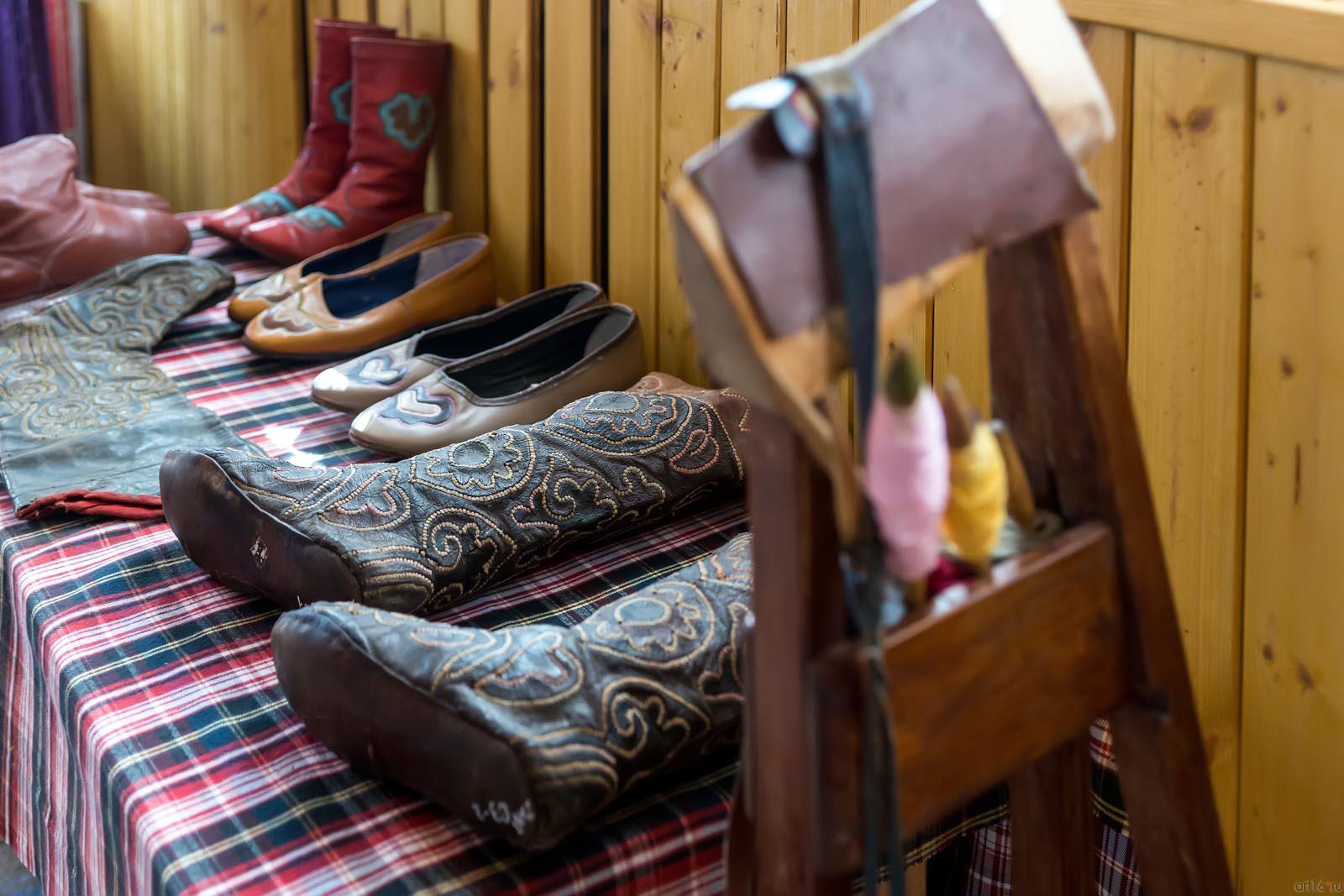 Обувь::По тукаевским местам