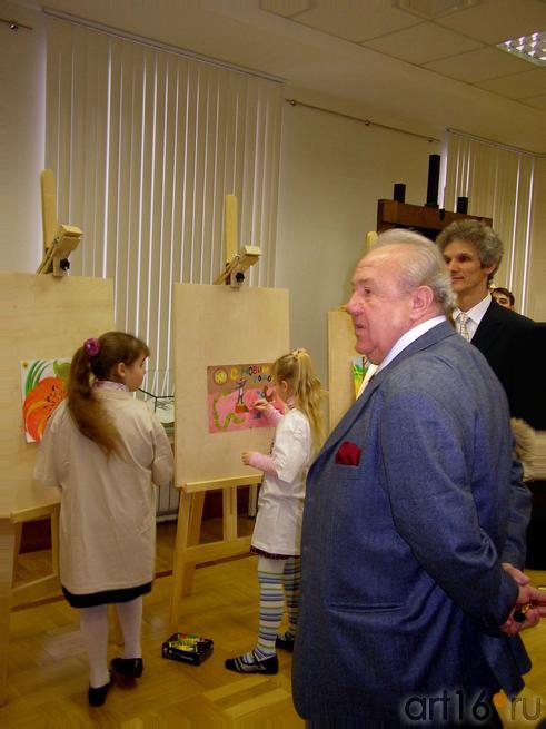 Творчество детей не ускользает от внимания Мастера::Зураб Церетели. Открытие выставки