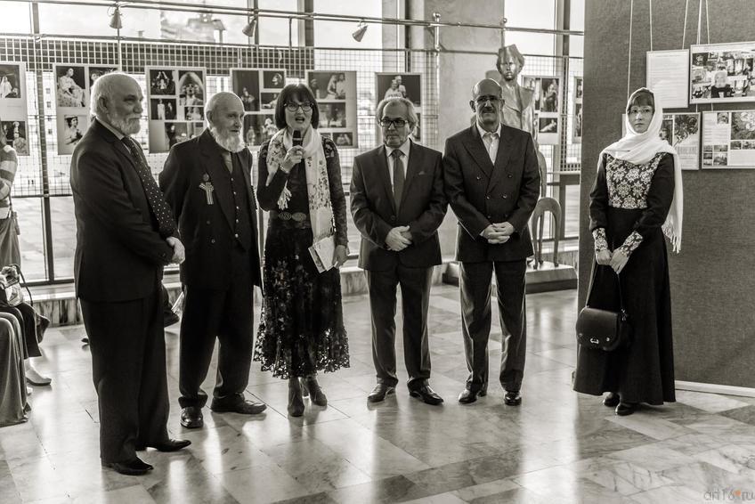 ::Владимир Попов. Выставка в театре им Г.Камала 7 мая 2014