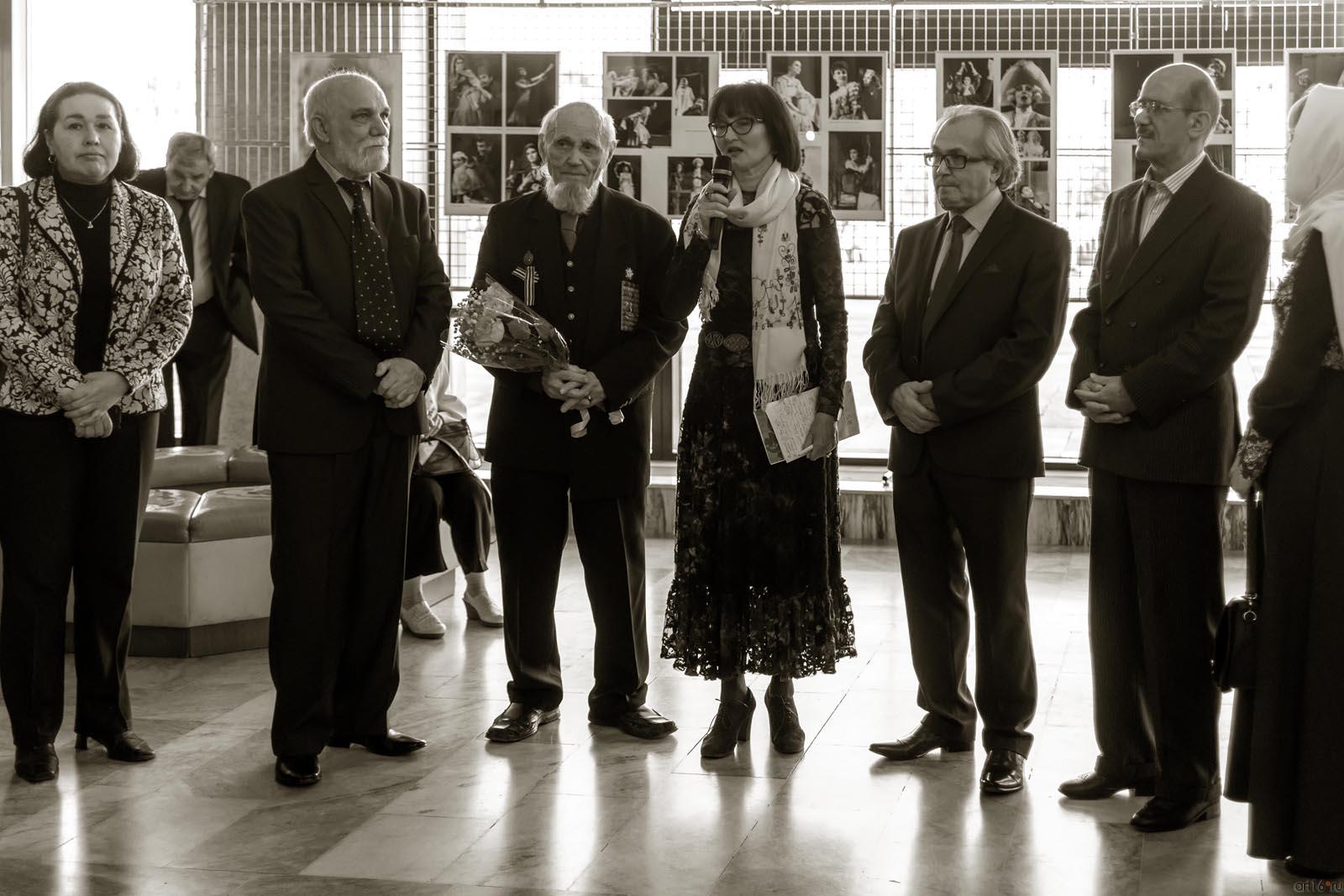 ::Владимир Попов. Выставка в театре им Г.Камала 7 мая 2014