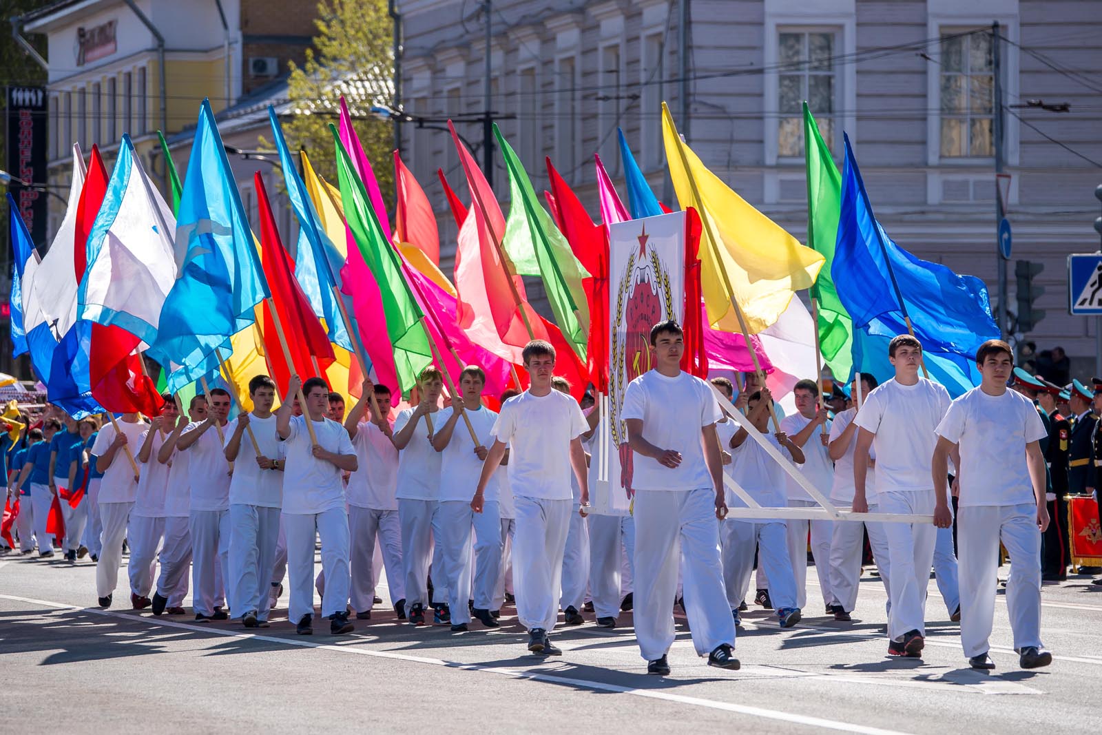 1 мая есть парад. Парад 1 мая. Казань демонстрации 1 мая. Шествие организаций на день города. Парад свободы.