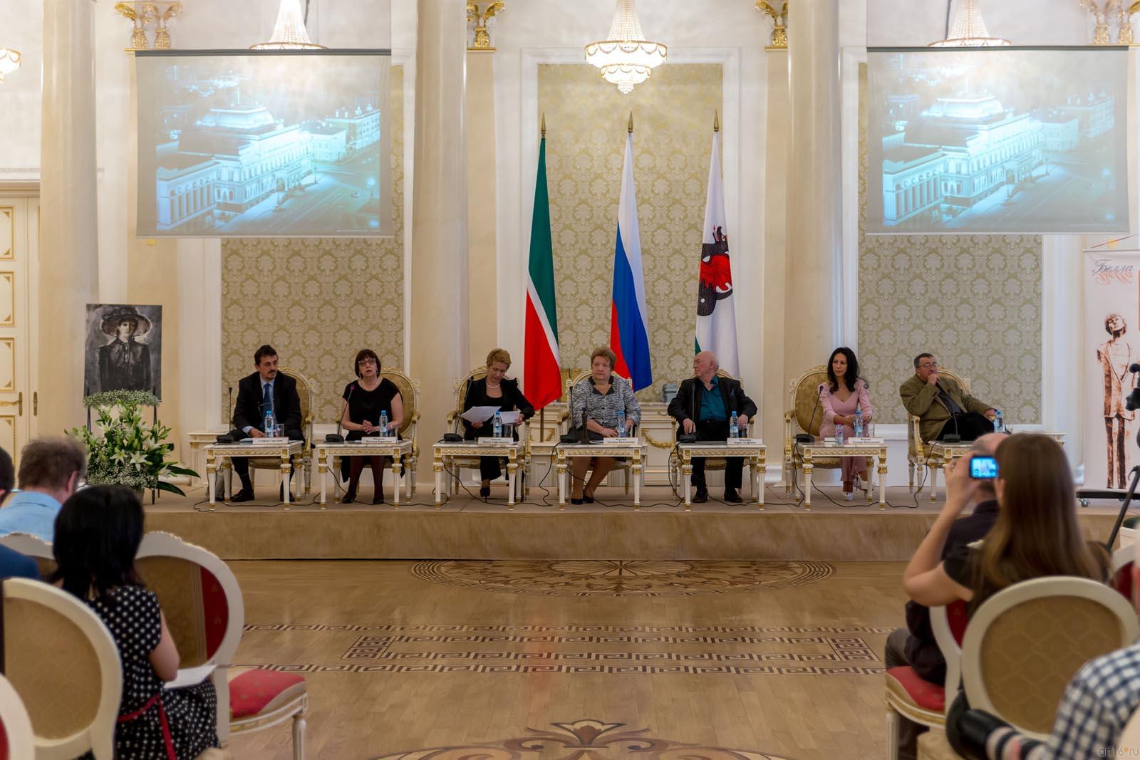 церемония награждения лауреатов Российско-итальянской литературной премии «Белла»::Вручение российско-итальянской премии «Белла»