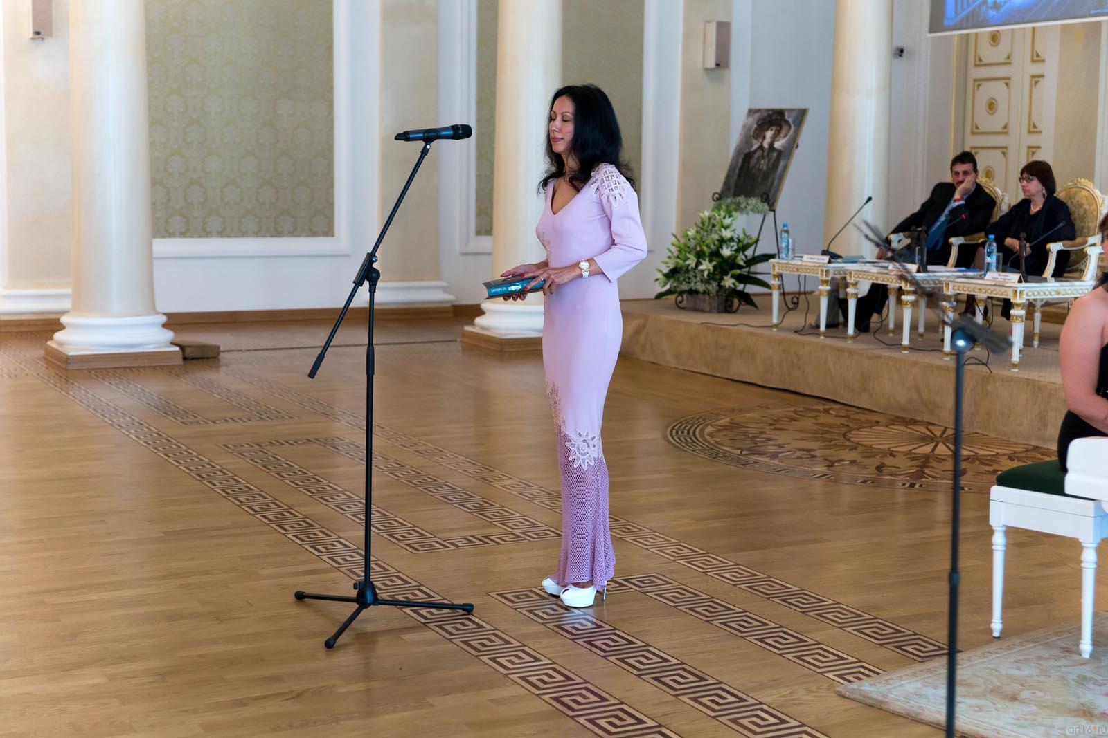 Эльмира Иванян::Вручение российско-итальянской премии «Белла»